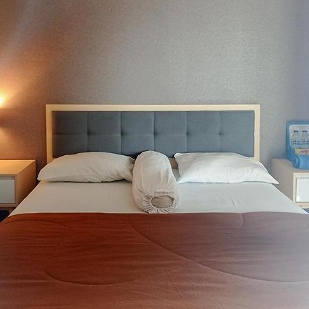Redliving Apartemen Grand Kamala Lagoon - Pekayon Tower Barclay North Bekasi Luaran gambar