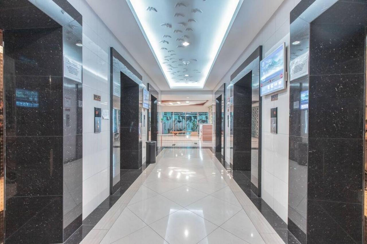Redliving Apartemen Grand Kamala Lagoon - Pekayon Tower Barclay North Bekasi Luaran gambar