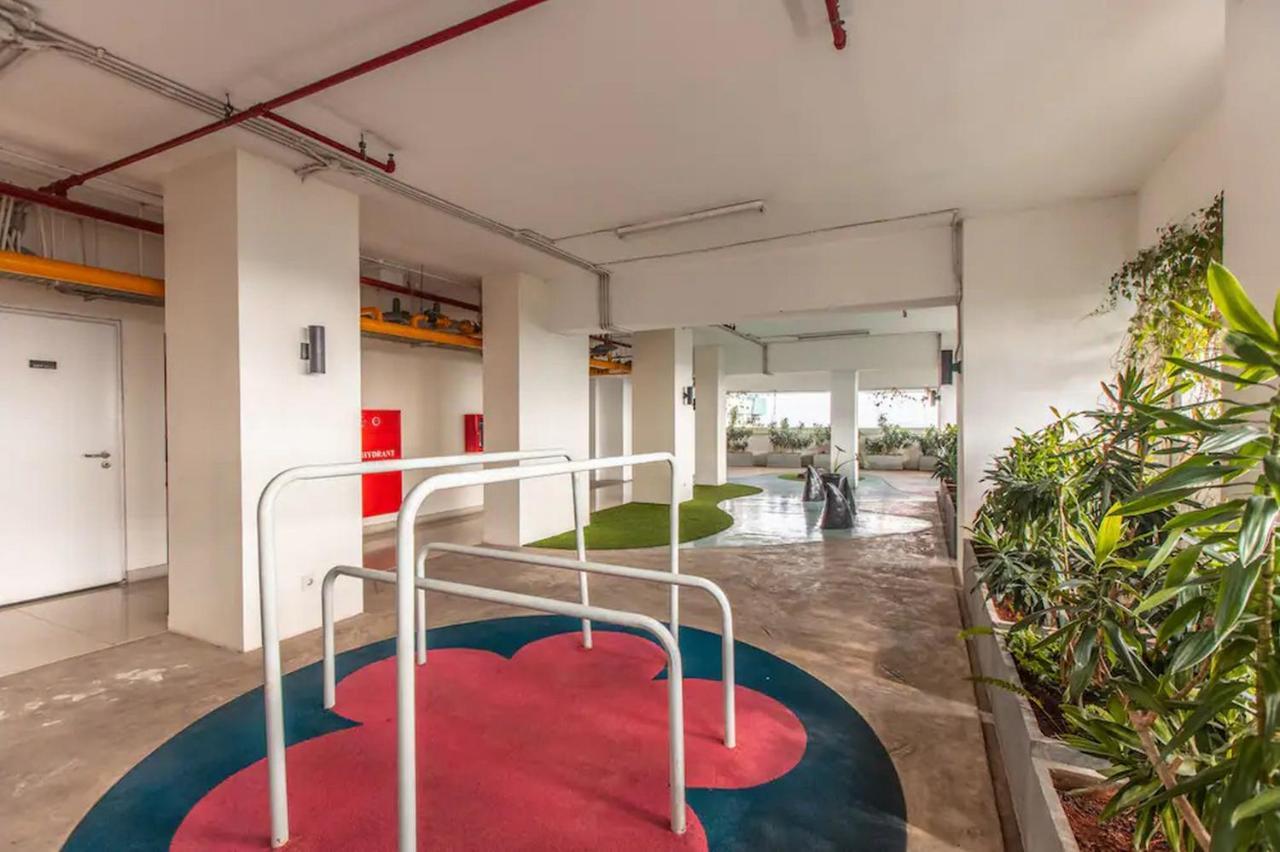Redliving Apartemen Grand Kamala Lagoon - Pekayon Tower Barclay North Bekasi Luaran gambar